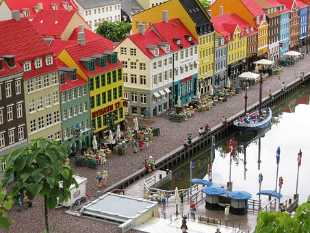 Explore Nyhavn
